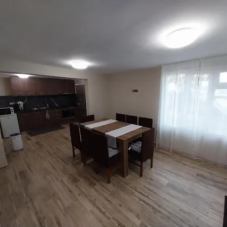 Stela Mare * ساني بيتش
